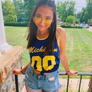 Meet your Posher, Julia